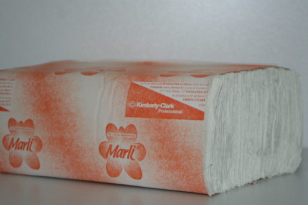 Toalla Interdoblada de papel para manos Marli Blanca